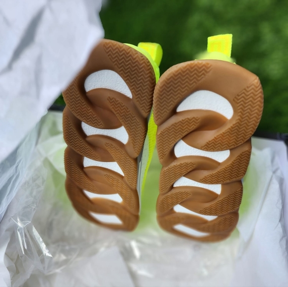 NIB Versace Neon Yellow Chain Reaction Sneakers 8 US Made in Italy - Picture 2 of 3